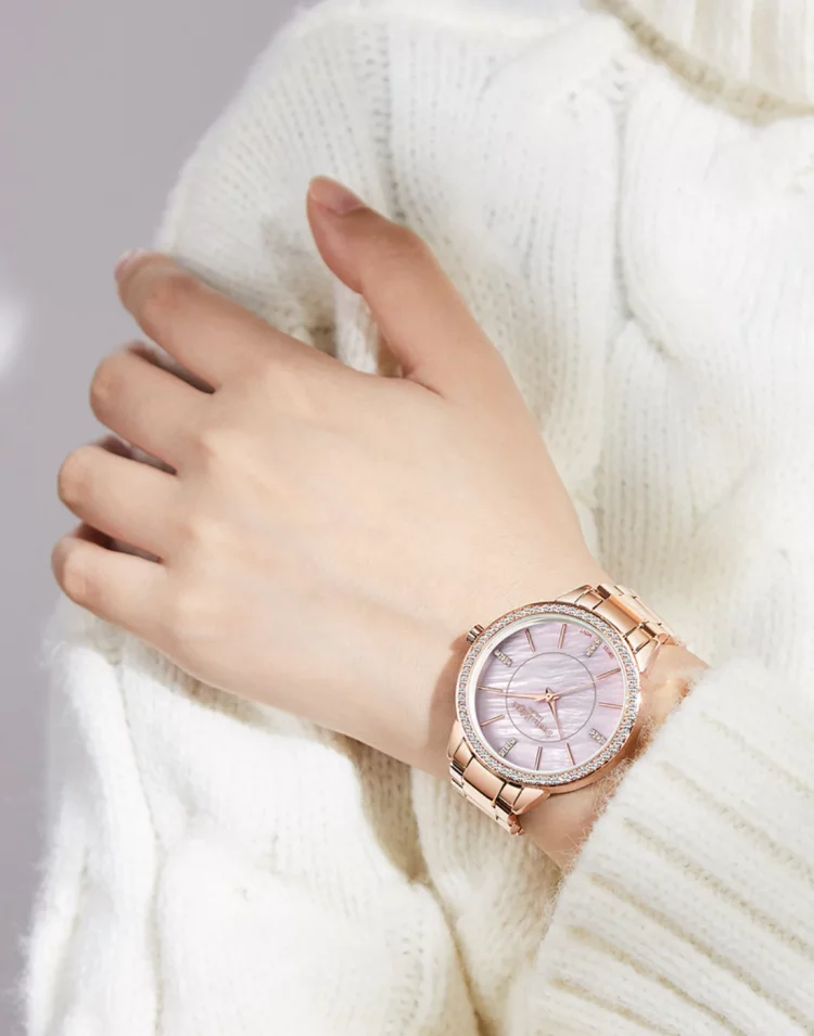 What type of watches should a woman own?