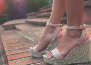 How do you walk in wedge heels?