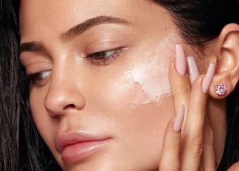 Why is it important to use a Moisturiser?