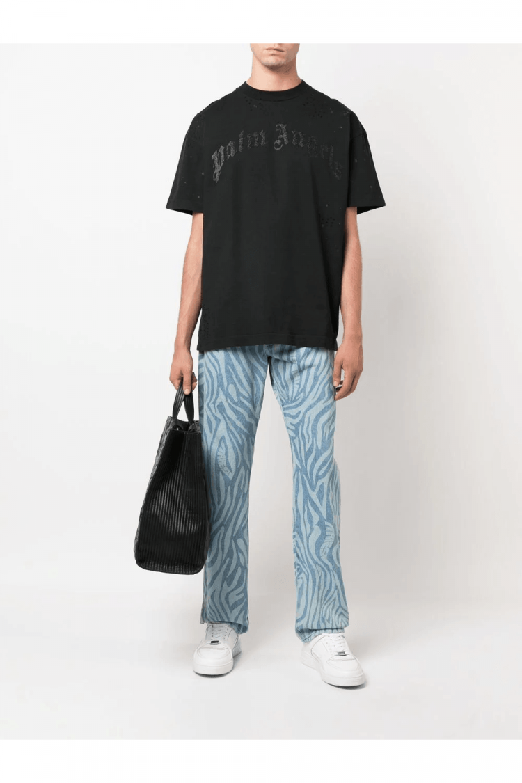 Why do people like T-shirts so much?