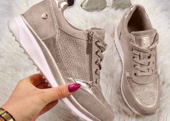 Perché le persone indossano scarpe da ginnastica con plateau?