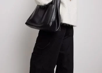 Why do Women Love Handbags so much?