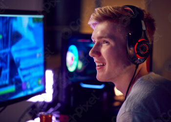 Why are gaming headphones better?