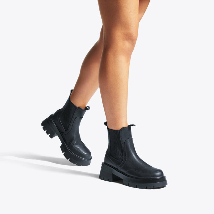 How do I choose Chelsea boot? Checkout Begg shoes