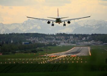 How To Book Cheap Flights With These 10 Tips