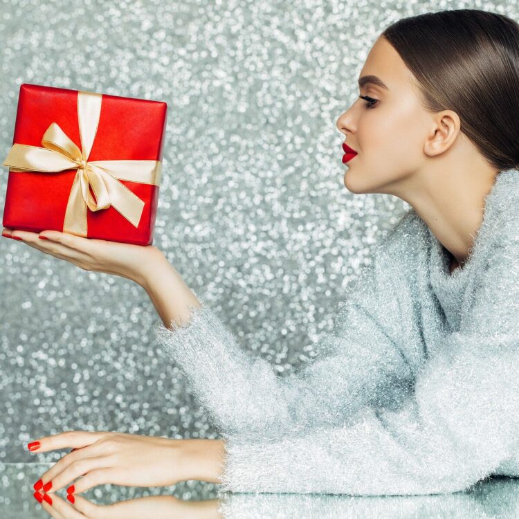 Sich selbst und andere verwöhnen: Beauty-Weihnachtsgeschenke 2022
