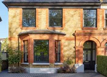 The Omaze House in London as a Vacation Home