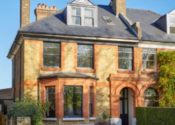 The Ultimate London Dream: Win a Luxurious Home and £100000 to Settle In