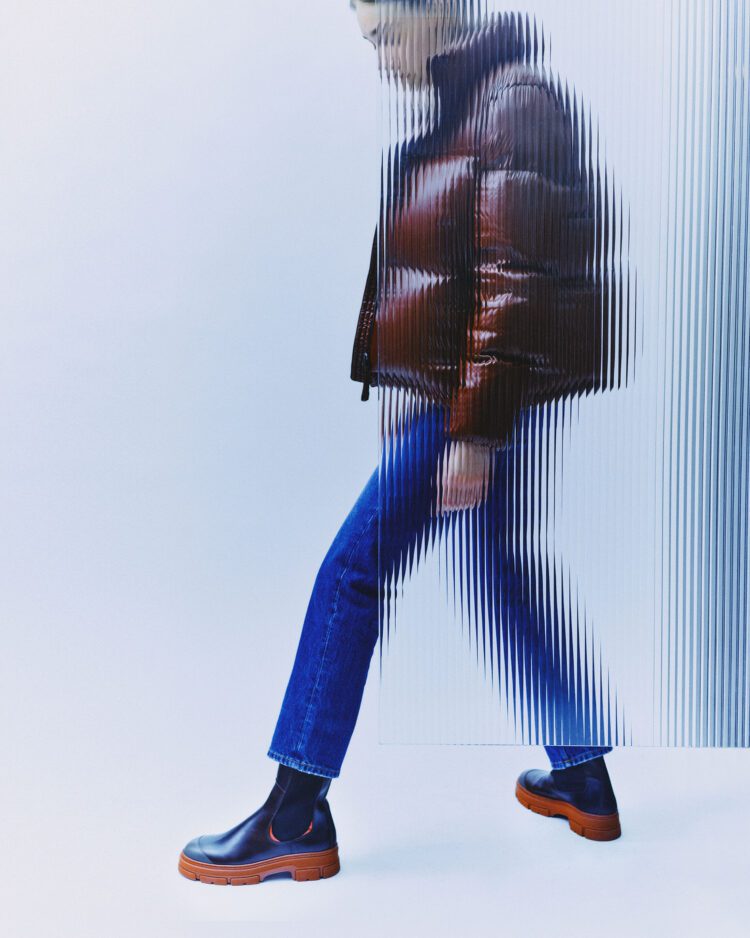 How do you wear mid boots?