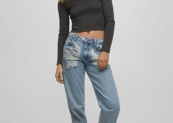 There is a discount on women’s T-shirts right now