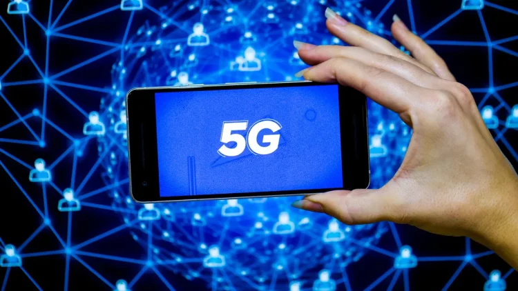 Three now offers 5G smartphones to all customers