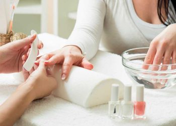 Comment prendre soin des ongles manucurés?