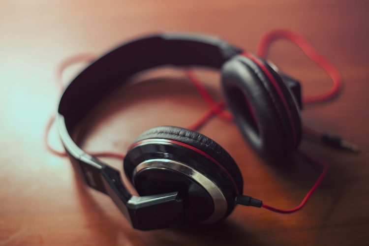¿Para qué sirven los auriculares?