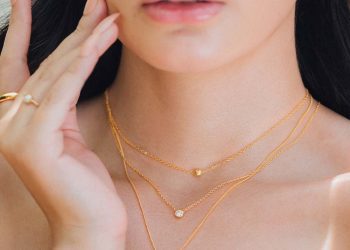 Is wearing gold jewelry good?