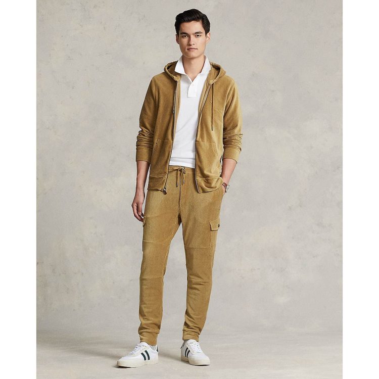 Kapuzenpullover und Zip-Up Hoodies von namhaften Herstellern