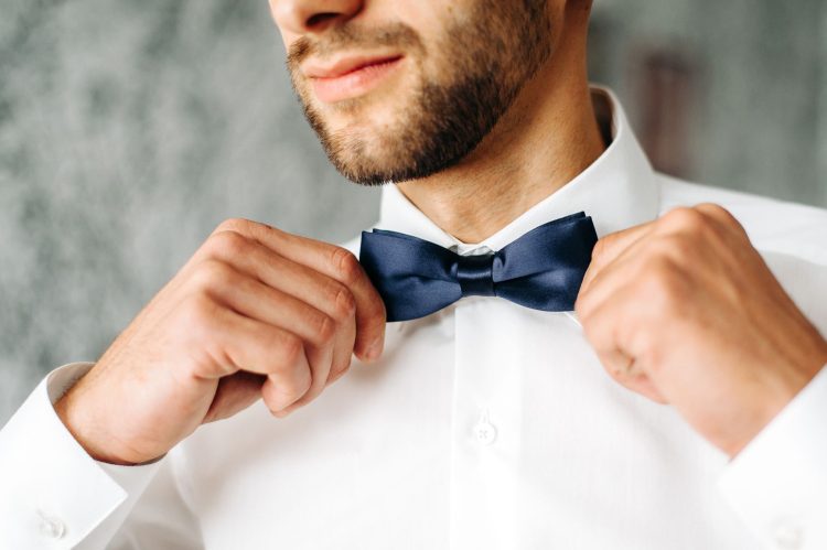 Are men’s bow ties in style?