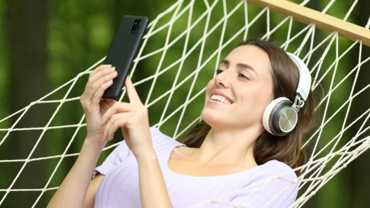 Audible for Travelers: How to Listen to Audiobooks on the Go