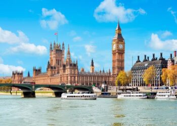 Discover London’s Iconic Landmarks: Westminster to Greenwich River Thames Cruise