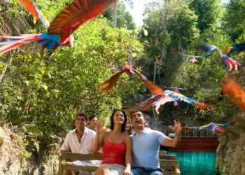 Parque Xcaret: Donde confluyen naturaleza y cultura en Cancún y la Riviera Maya
