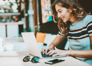 From Domain to Website: How Register365 Simplifies Your Online Ventures