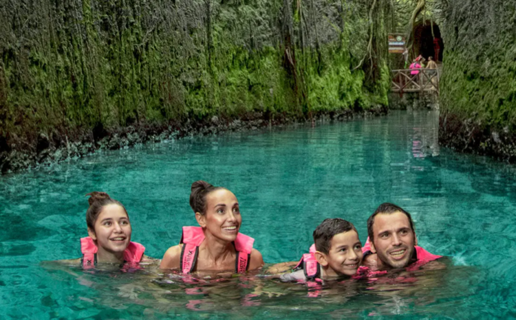 Xcaret: descubriendo las maravillas naturales y el patrimonio cultural de México
