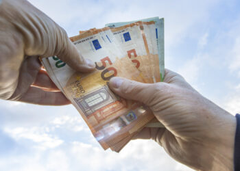 Leningenshoppen makkelijk gemaakt: hoe Geld.nl u controle geeft over uw financiën