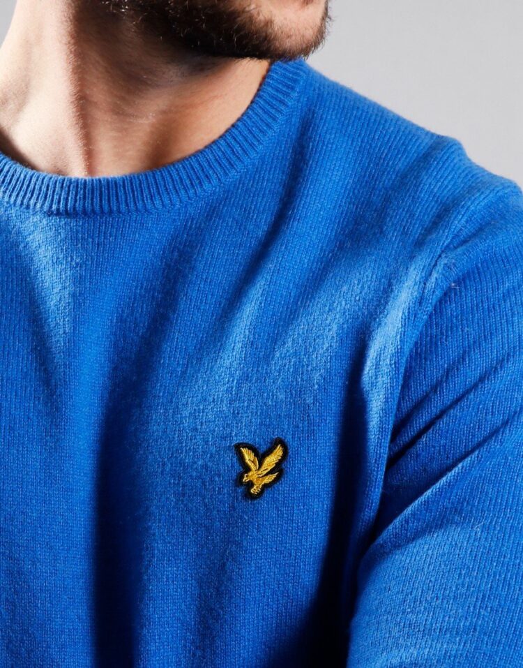 Modern Trends with a Classic Touch: Lyle & Scott’s Fashion Fusion