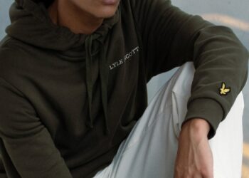 Get Up Close with LyleandScott