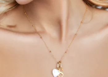 Abbott Lyon’s Jewelry: Where Style Meets Luxury