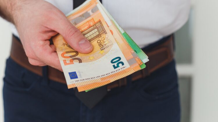 Explorando Ria: Su puerta al cambio de divisas sin complicaciones