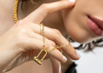 Shine Bright with Savings: Oak and Luna’s Jewelry Items on Sale!