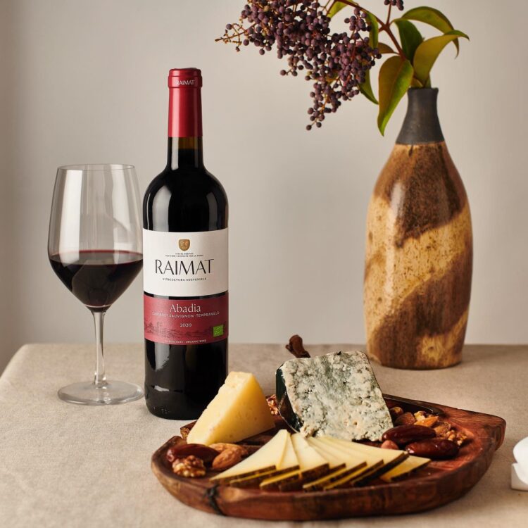 Disfrute de la excelencia española: Descubra el singular mundo de 15 bodegas