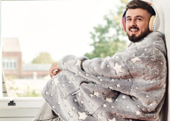 Snuggle in Style: The Cozy Comfort of Kudd.ly’s Blacket Hoodies