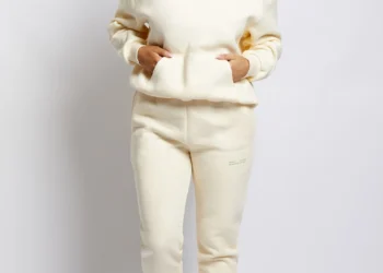 Chic Comfort: Meshki’s Effortlessly Stylish Joggers!