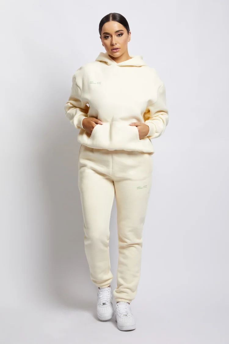 Chic Comfort: Meshki’s Effortlessly Stylish Joggers!