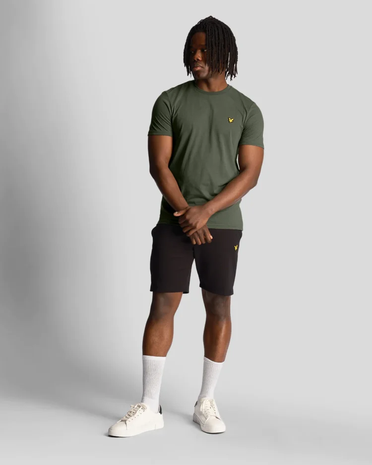 Effortless Style: Lyle & Scott’s Men’s T-Shirt Collection!