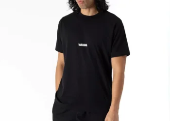Eco-Chic Essentials: WAWWA’s Sustainable Statement T-shirts!