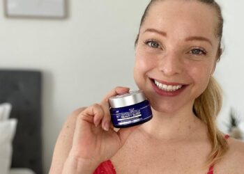 Strahlende Erneuerung: Enthüllung der transformativen Gesichtscreme von IT Cosmetics