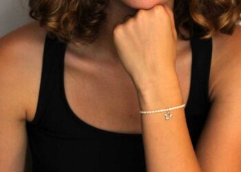 L’Atelier d’Azur: Élevez votre élégance avec des bracelets en or exquis pour femmes