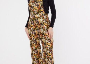 Joanie’s Dungaree Diaries: A Tale of Fashion and Adventure