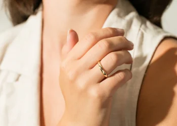 Elevate Your Love Story: Exquisite Craftsmanship in C.W. Sellors Wedding Rings