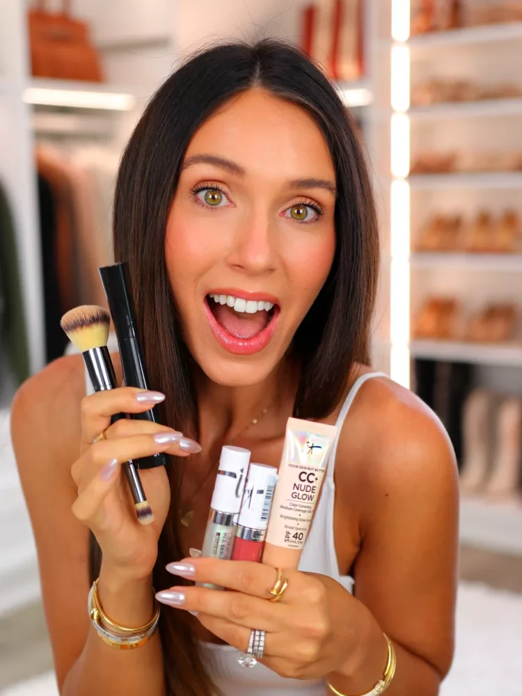 Universelle Ausstrahlung: Die Anti-Aging-Pflege von IT Cosmetics für alle Hauttypen