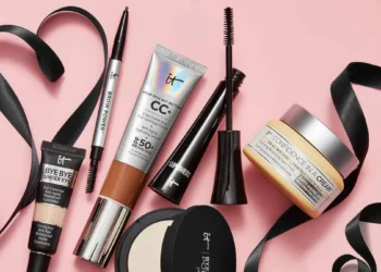 Stärken Sie Ihre Beauty-Routine: Tauchen Sie ein in die Makeup-Kollektion von IT Cosmetics