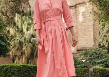 Zeitlose Eleganz: Entdecken Sie die exquisiten Blusenkleider von ETERNA