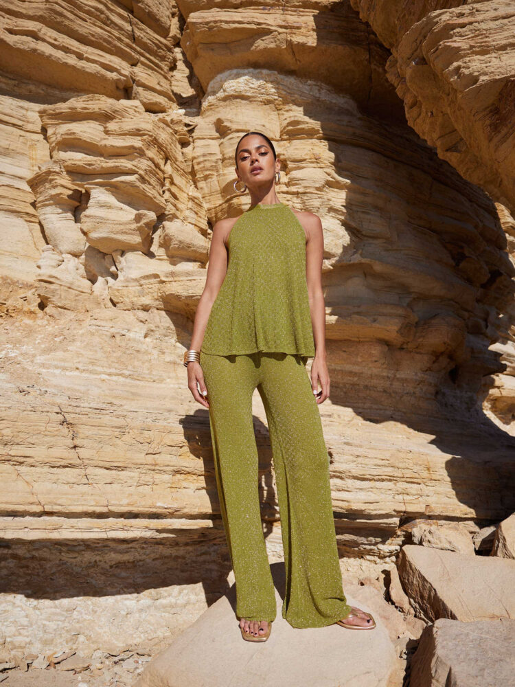 Unveil Your Perfect Style: Trendy and Versatile Tops at Ro&Zo!