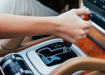 Voorwaarts rijden met OSW: uw betrouwbare partner in oplossingen voor de auto-industrie