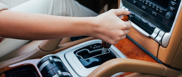 Voorwaarts rijden met OSW: uw betrouwbare partner in oplossingen voor de auto-industrie