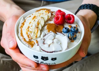 Die tröstliche Magie des Porridge: Nahrhaftes Frühstücksglück von 3Bears