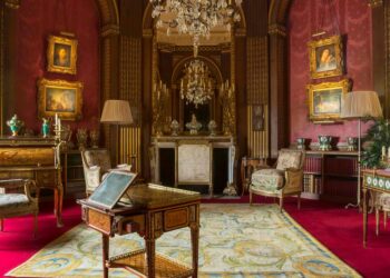 Discover the Beauty of Waddesdon Manor: Architecture, Gardens, and Art