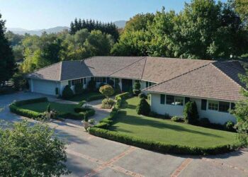 Discover the Beauty of Cedar Roof Shingles at Roofing Superstore